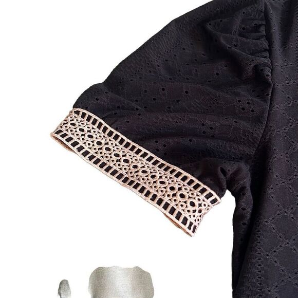 Beachsissi Women's Black V-neck Lace Insert Casual Top Size Medium - Picture 5 of 12